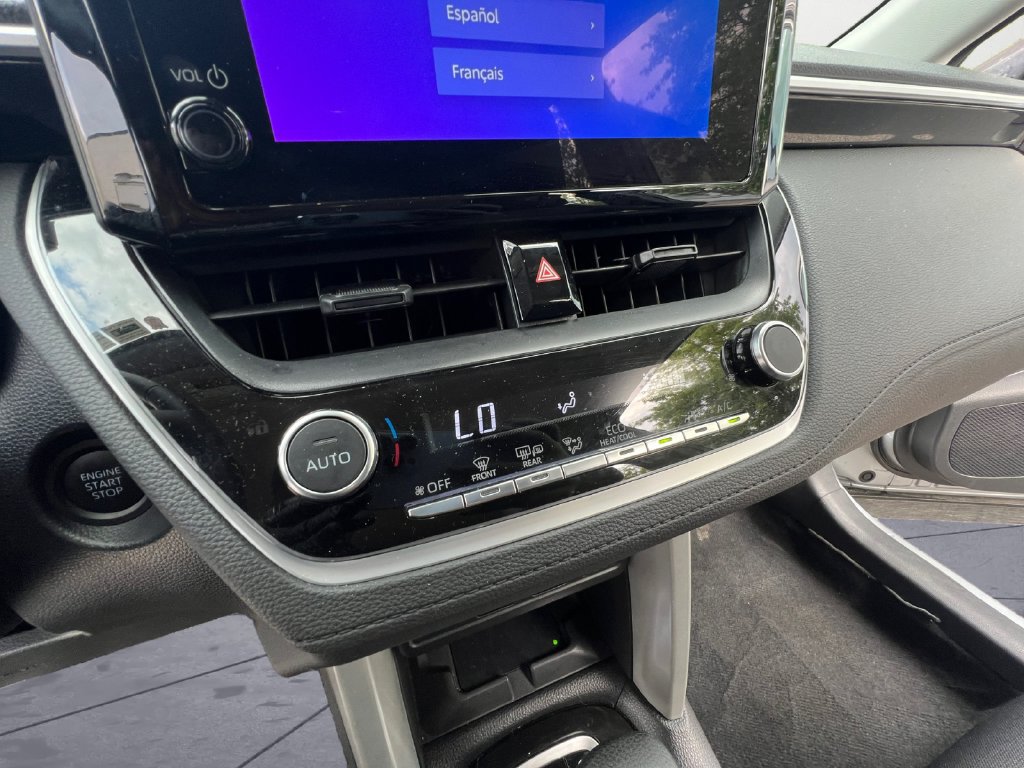 Used 2025 Toyota Corolla Cross LE FWD image 17