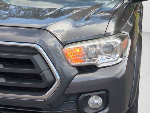 Used 2020 Toyota Tacoma SR5 image 10