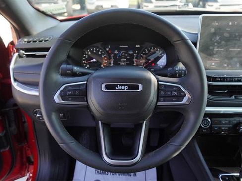Certified 2023 Jeep Compass Limited image 28