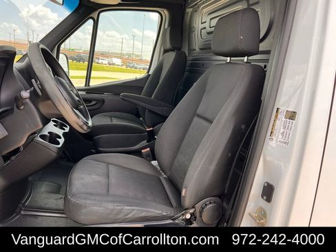 Used 2021 Mercedes-Benz Sprinter 2500 image 22