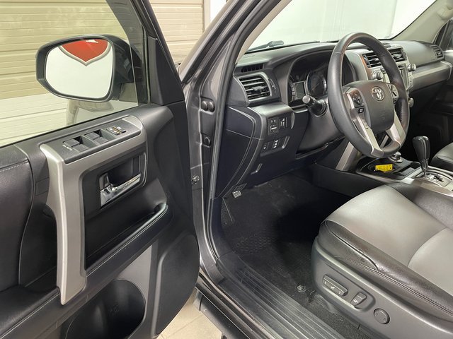 Used 2019 Toyota 4Runner SR5 Premium AWD/4WD image 10