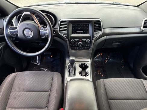 Used 2018 Jeep Grand Cherokee Laredo image 17