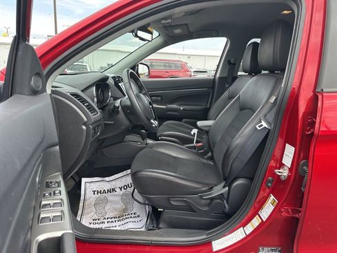 Used 2024 Mitsubishi Outlander Sport SE image 8