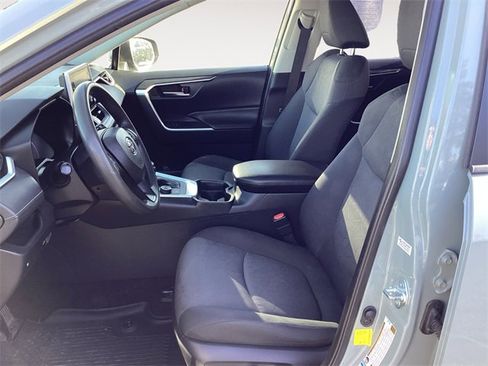 Used 2019 Toyota RAV4 XLE image 9