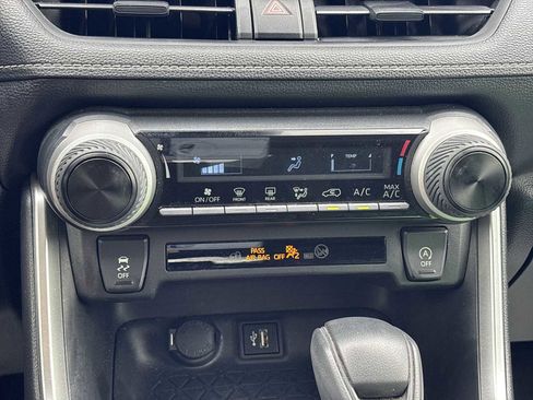 Used 2024 Toyota RAV4 LE FWD image 20