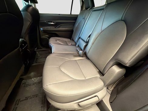 Used 2024 Toyota Grand Highlander XLE image 13