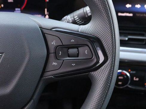 Used 2025 Chevrolet Trax LT image 12