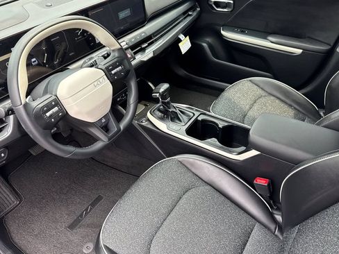 Certified 2025 Kia K4 GT-Line FWD image 4
