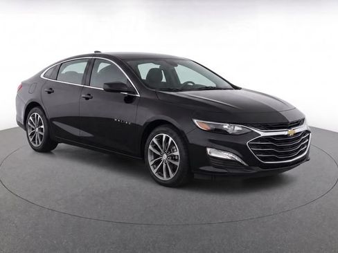 Used 2023 Chevrolet Malibu LT FWD image 2