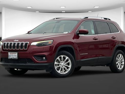 Used 2019 Jeep Cherokee Latitude w/ Popular Appearance Group image 2