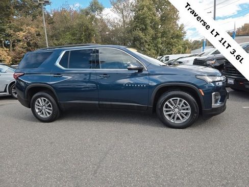 Used 2023 Chevrolet Traverse LT image 8
