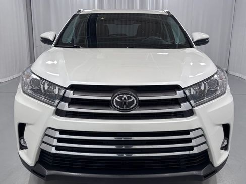 Used 2019 Toyota Highlander Limited AWD/4WD image 3