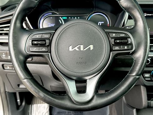 Used 2022 Kia Niro EX Premium w/ Cold Weather Package image 11