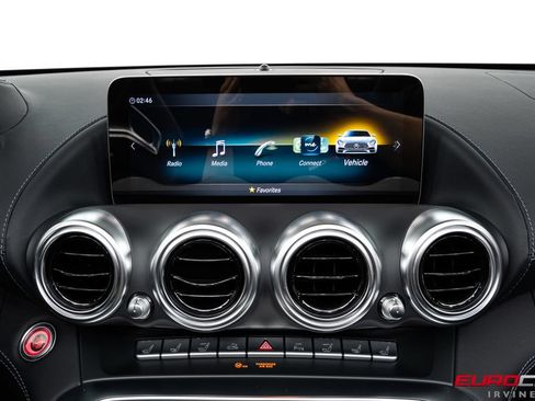 Used 2021 Mercedes-Benz AMG GT Roadster image 30