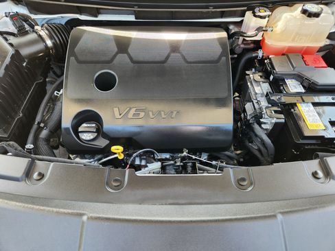 Used 2023 Chevrolet Traverse LT FWD image 24