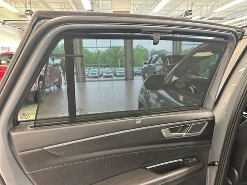 Used 2025 Volkswagen Atlas Cross Sport SEL R-Line AWD/4WD image 28