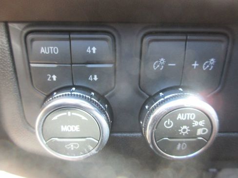 New 2026 GMC Yukon XL Denali Ultimate AWD/4WD image 17