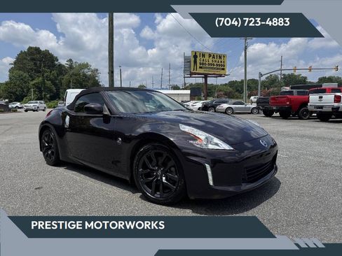 Used 2015 Nissan 370Z Touring RWD image 1