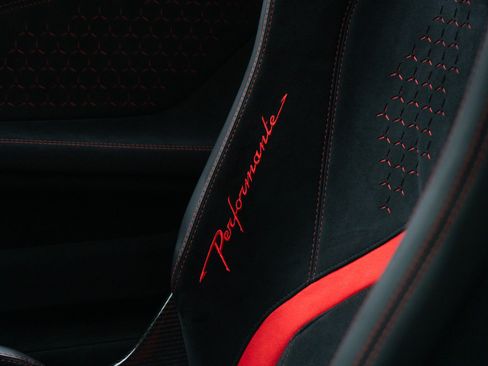 Used 2018 Lamborghini Huracan Performante AWD/4WD image 24