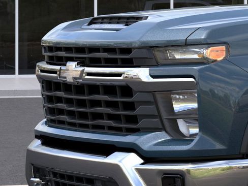 New 2026 Chevrolet Silverado 3500 LT image 13