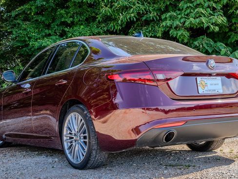 Used 2019 Alfa Romeo Giulia Ti w/ Quick Order Package 22Z Lusso RWD image 3