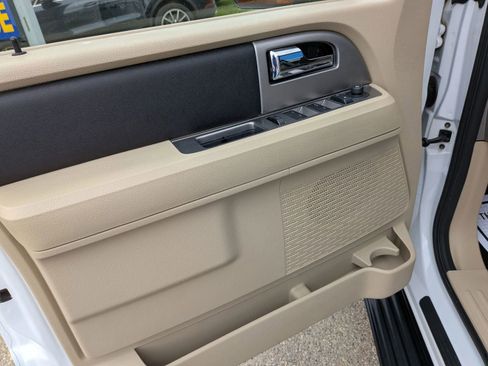 Used 2017 Ford Expedition EL XLT w/ Equipment Group 202A image 21