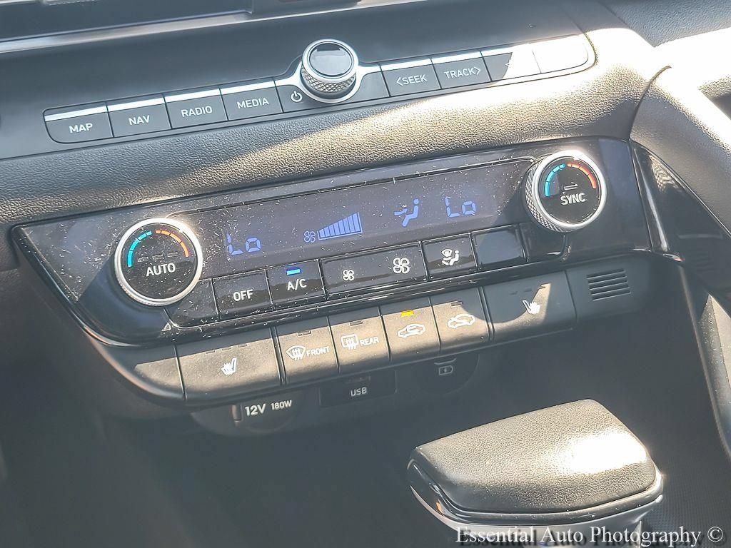 Used 2025 Hyundai Elantra SEL FWD image 23