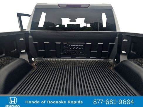 Used 2025 GMC Sierra 1500 SLT AWD/4WD image 19