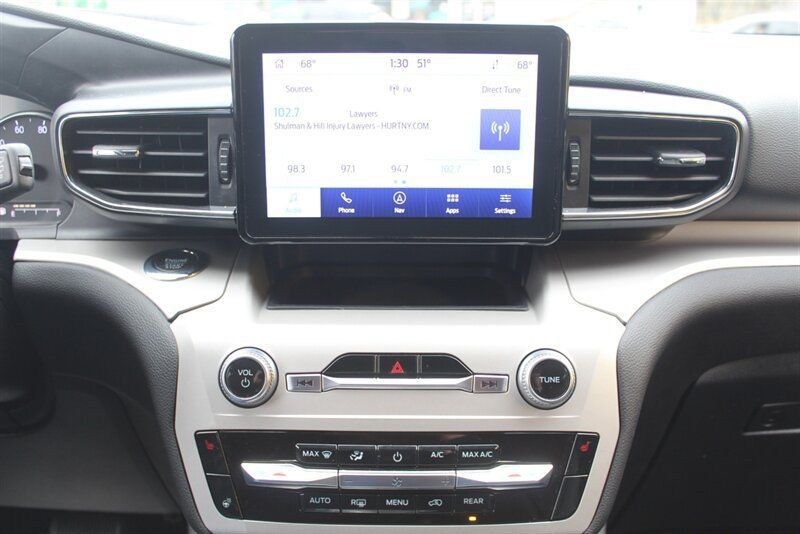 Used 2023 Ford Explorer XLT w/ Equipment Group 202A AWD/4WD image 7