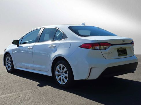 Used 2023 Toyota Corolla LE FWD image 5