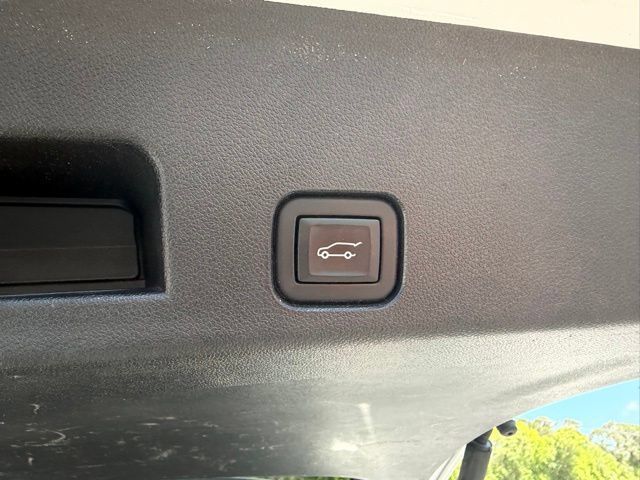 Certified 2024 Chevrolet Traverse LT FWD image 11