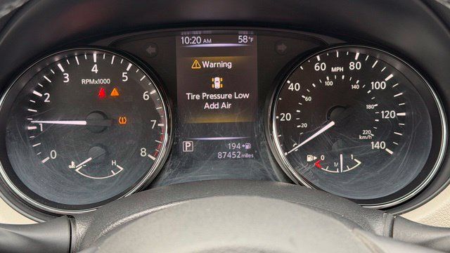 Used 2018 Nissan Rogue Sport SL w/ SL Premium Package FWD image 20