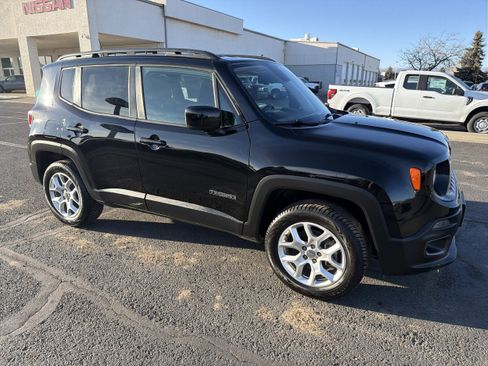 Used 2018 Jeep Renegade Latitude w/ Cold Weather Group image 7