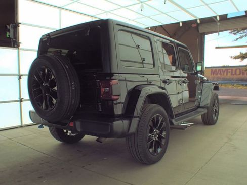 Used 2023 Jeep Wrangler Unlimited Sahara w/ Dual Top Group AWD/4WD image 4