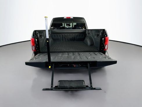Used 2019 Ford F150 Platinum w/ Equipment Group 701A Luxury AWD/4WD image 30
