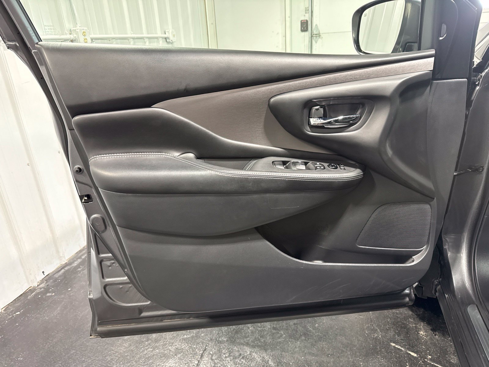 Used 2023 Nissan Murano SV FWD image 23