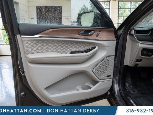 Used 2021 Jeep Grand Cherokee L Summit w/ Advanced Protech Group IV AWD/4WD image 14
