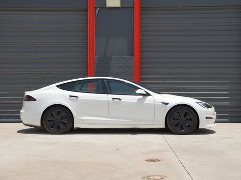 Used 2023 Tesla Model S AWD/4WD image 4
