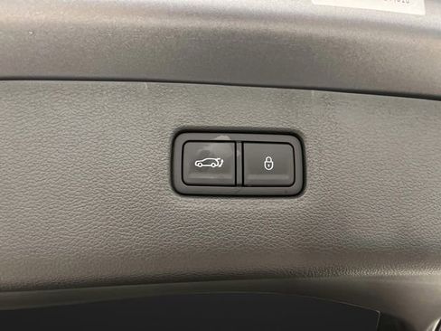 Used 2025 Genesis GV80 3.5T Prestige image 17