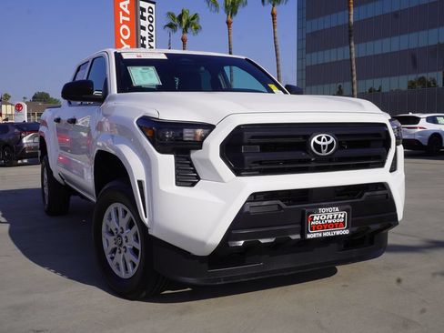 Certified 2025 Toyota Tacoma SR RWD image 2