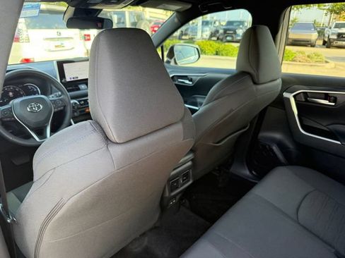 Used 2023 Toyota RAV4 SE AWD/4WD image 27