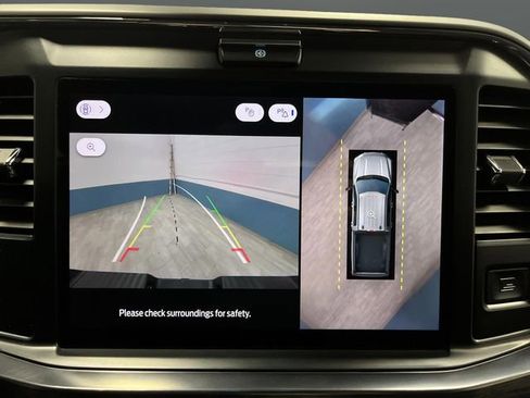 Used 2025 Ford F350 Lariat w/ Black Appearance Package image 11