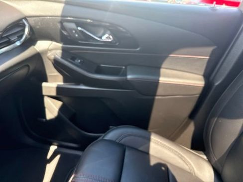 Used 2023 Chevrolet Traverse RS AWD/4WD image 25