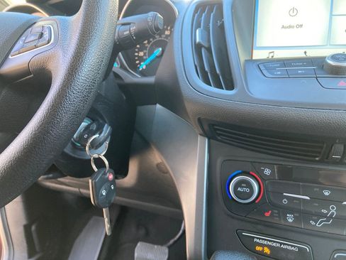 Used 2018 Ford Escape SE w/ SE Sync 3 Package AWD/4WD image 22