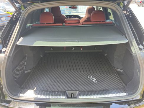 Used 2025 Audi SQ5 Prestige AWD/4WD image 34