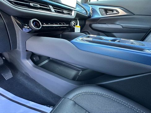 New 2025 Chevrolet Equinox EV LT image 19