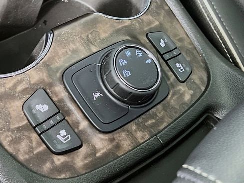 Certified 2021 GMC Acadia Denali w/ Denali Ultimate Package AWD/4WD image 20