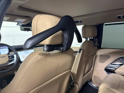 New 2026 Land Rover Range Rover Long Wheelbase SE AWD/4WD image 17