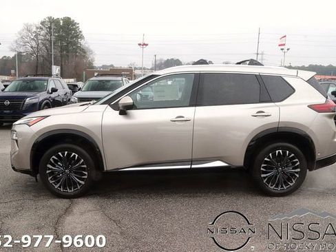 New 2026 Nissan Rogue Platinum w/ Platinum Premium Package AWD/4WD image 4