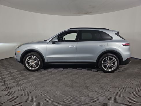 Used 2023 Porsche Cayenne AWD/4WD image 7